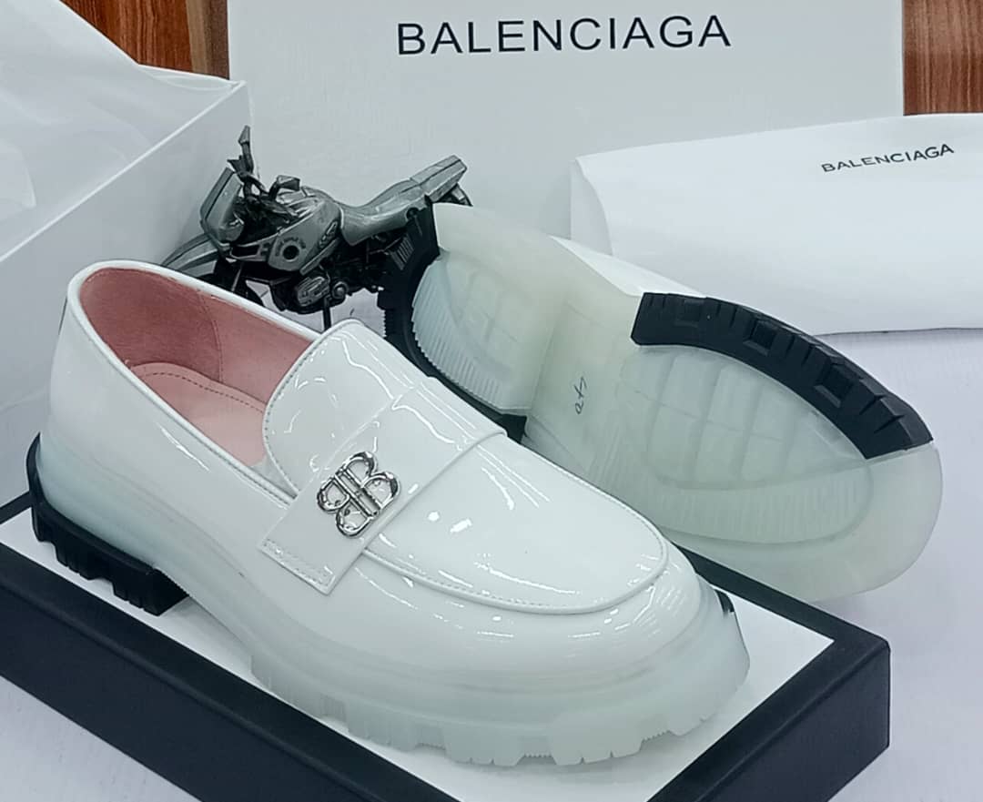 Luxury BALENCIAGA Shoe for Men